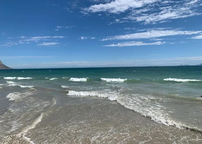 Beachfront Gem / Free Parking / A/C