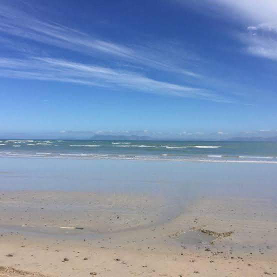 Beachfront Gem / Free Parking / A/c Apartment *